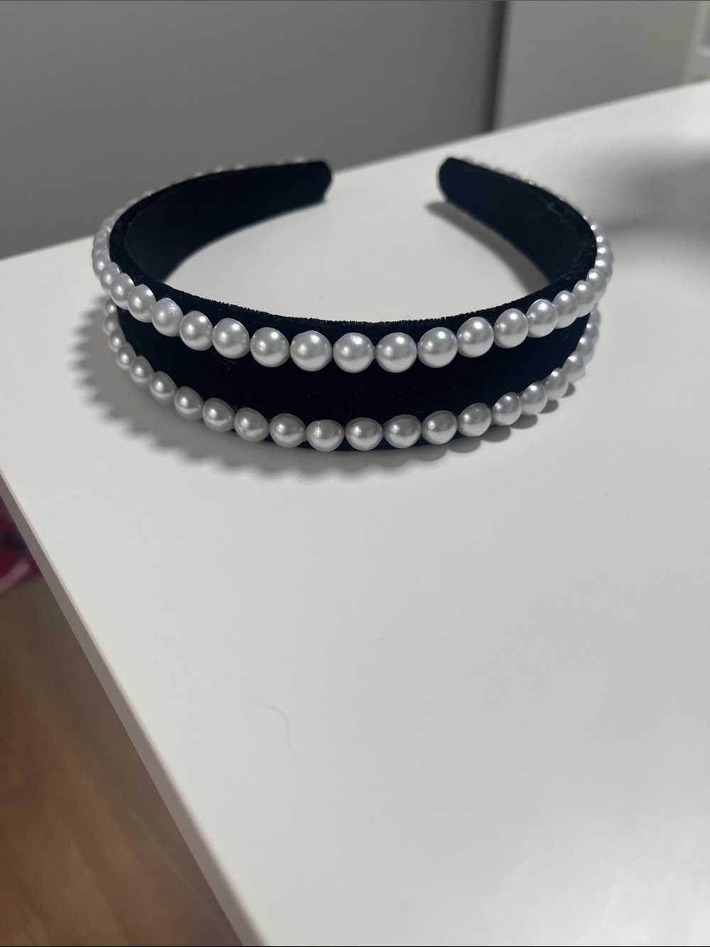 Black Pearl-Embellished Velvet Headband
